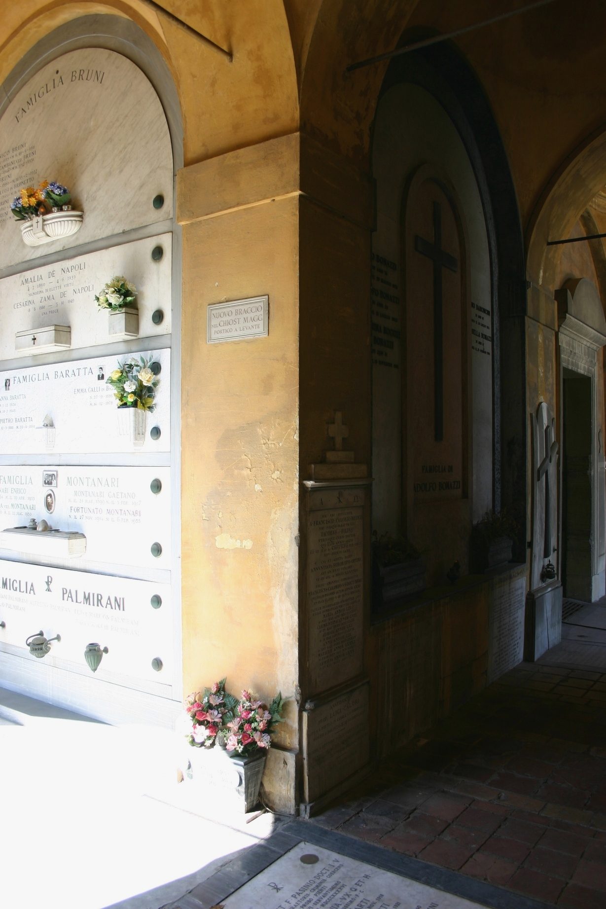 Luigi%20Calori%27s%20tomb%2C%20Certosa%20Cemetery%2C%20Bologna%20-%2001.JPG